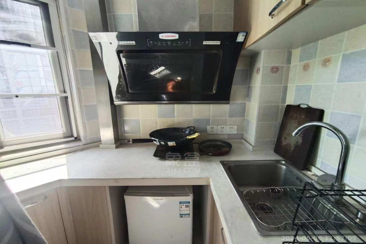 庐山一号 1室1厅1卫 1200.0元/月 庐山一号 1室1厅1卫 1200.0元/月室内图