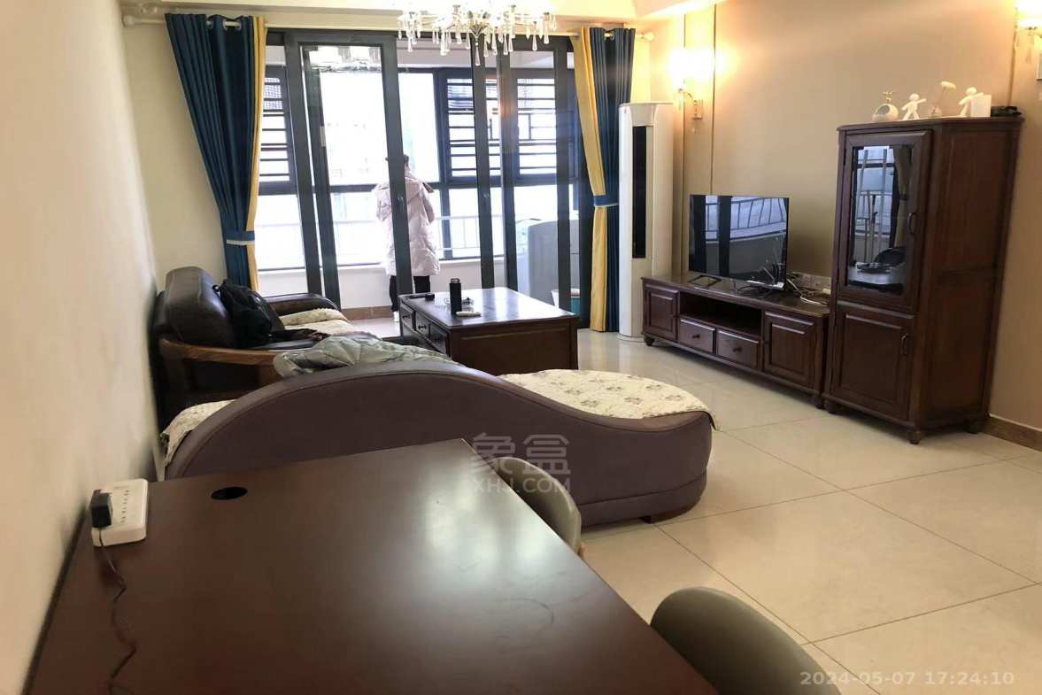 恒大御景湾  3室2厅2卫    2000.0元/月室内图1