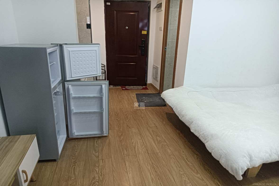 荣泰广场  1室1厅1卫    1300.0元/月室内图