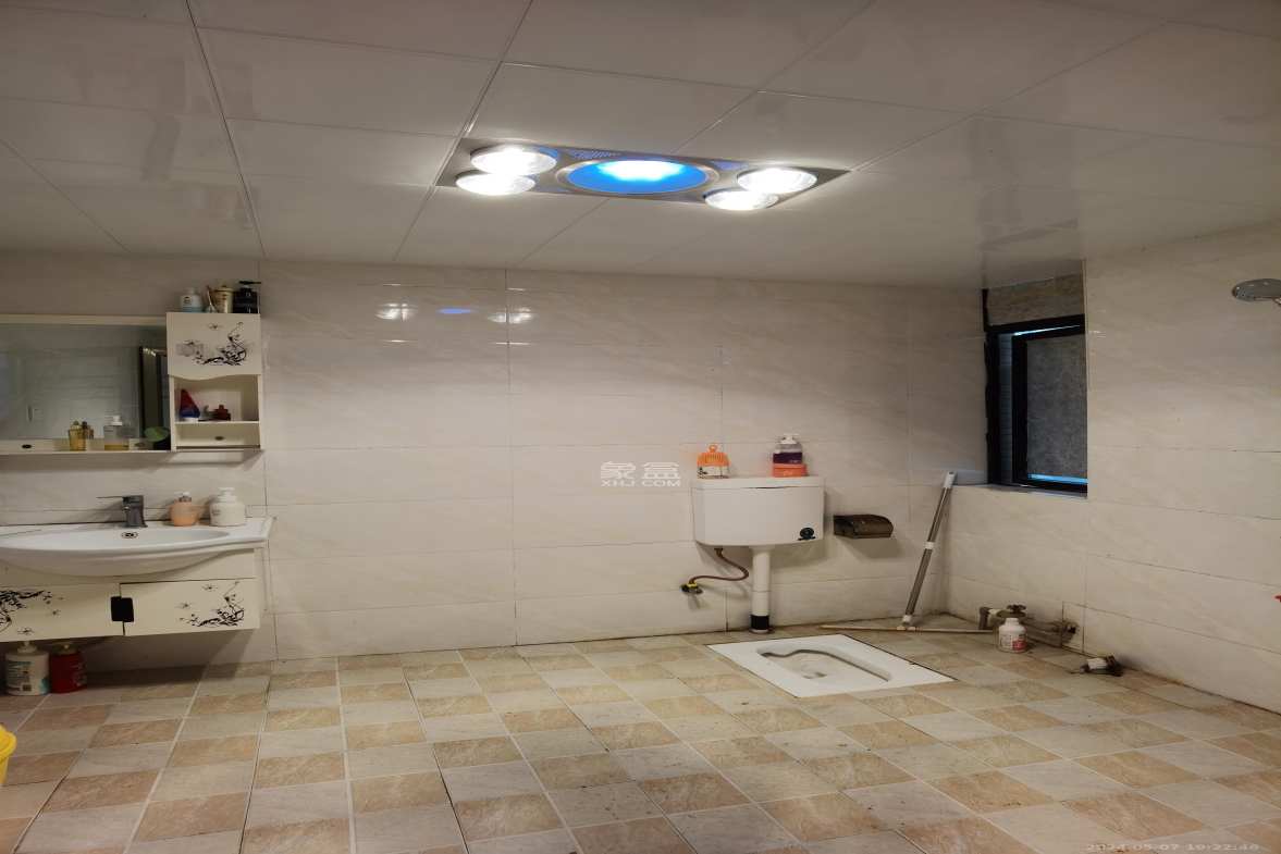 中鼎江岸花城  3室2厅1卫    1300.0元/月室内图