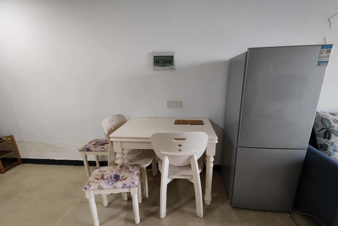 名仕华府  1室1厅1卫   1280.00元/月室内图