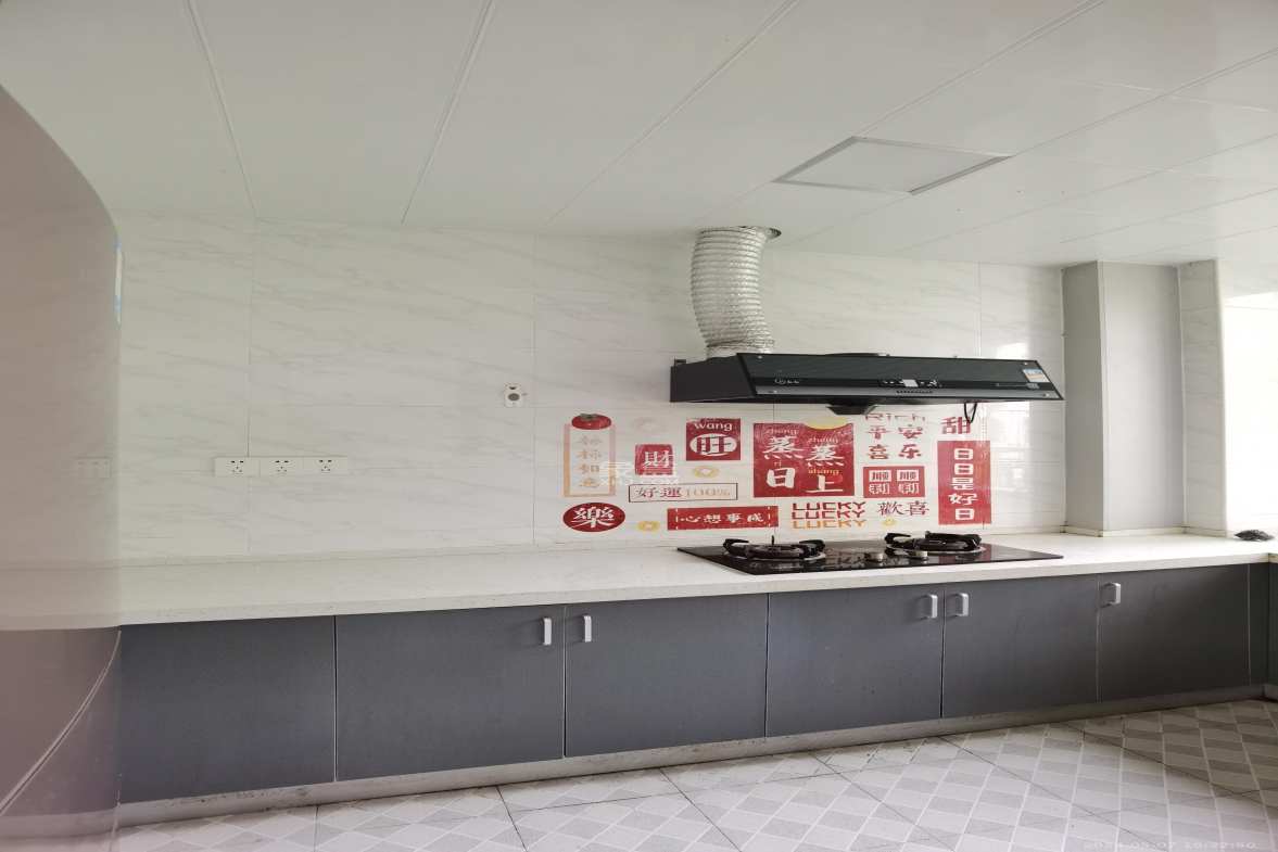 中鼎江岸花城  3室2厅1卫    1300.0元/月室内图