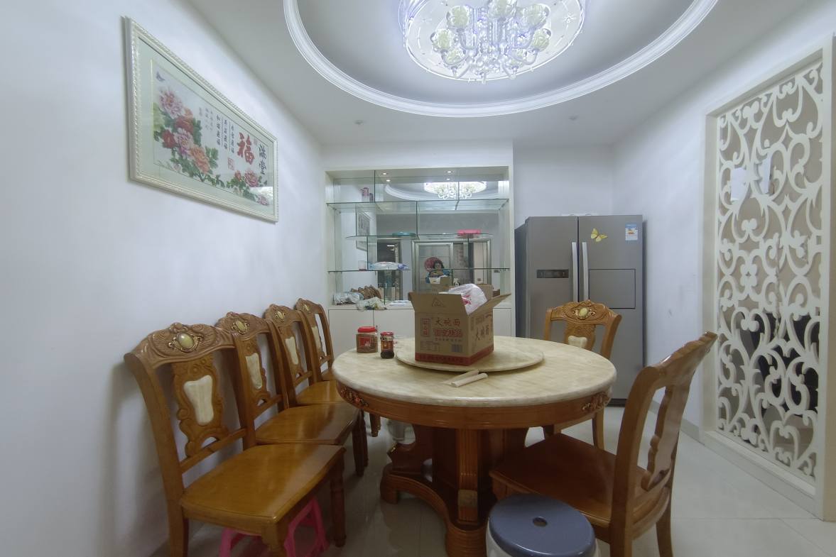 水映豪廷（一，二，三期）  3室2厅2卫    2800.0元/月室内图