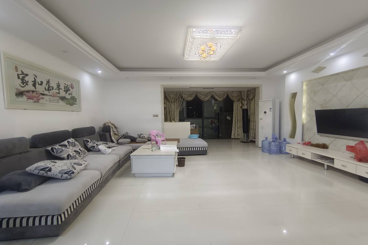 水映豪廷（一，二，三期）  3室2厅2卫    2800.0元/月室内图