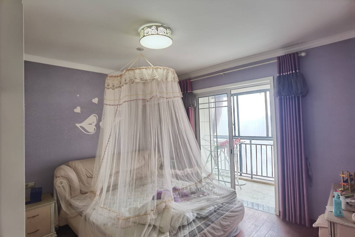 南苑上和一期  4室2厅1卫    110.0万 南苑上和一期  4室2厅1卫    110.0万客厅