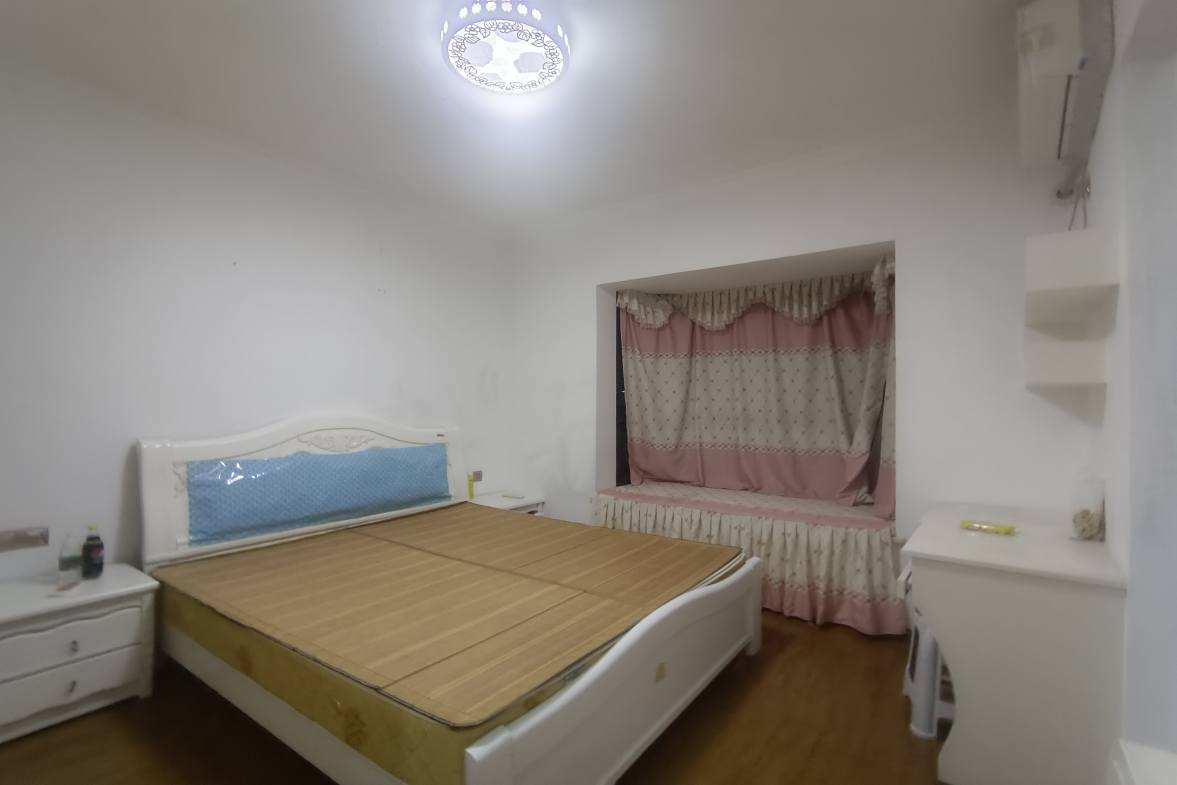 水映豪廷（一，二，三期）  3室2厅2卫    2800.0元/月室内图