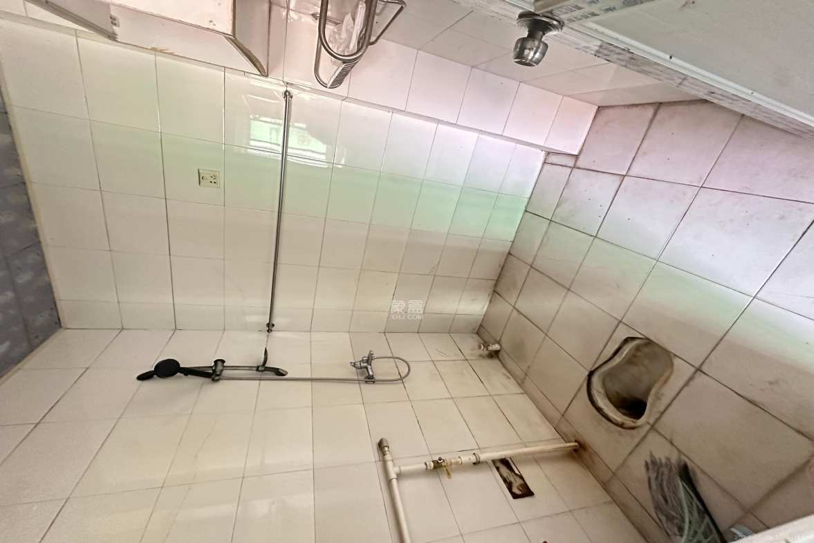 中南汽车世界  2室2厅1卫   950.00元/月室内图
