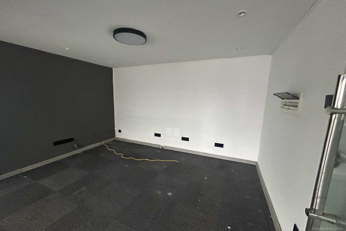 摩天一号 1室1厅1卫 18000.0元/月 摩天一号 1室1厅1卫 18000.0元/月室内图