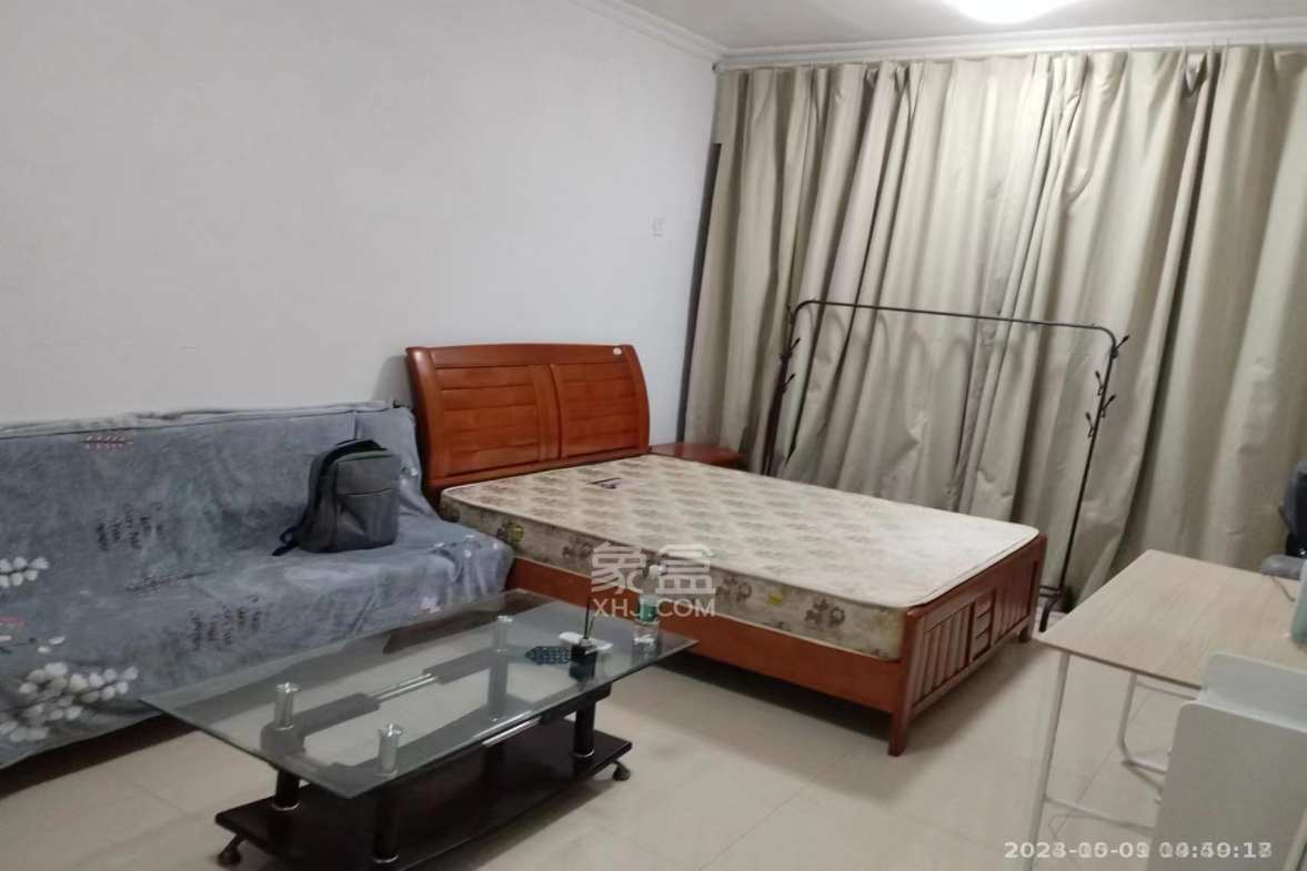 逸景华天  1室1厅1卫    900.0元/月室内图1