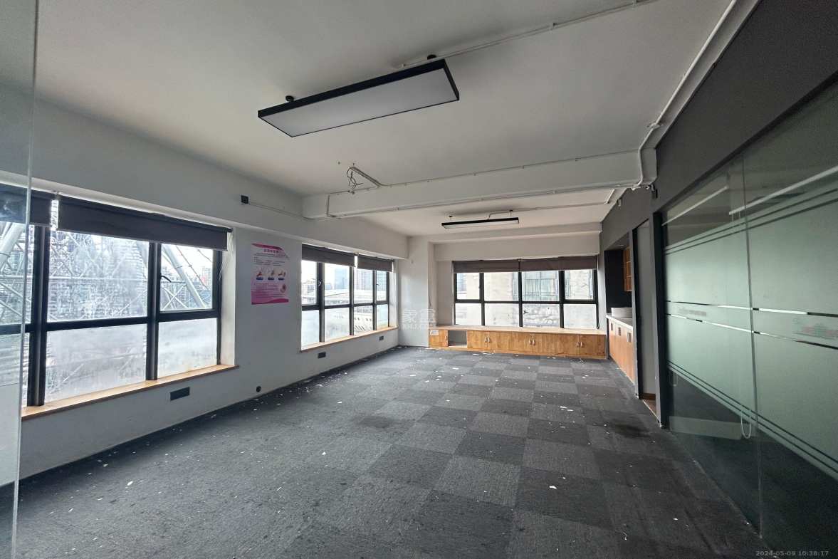 摩天一号 1室1厅1卫 18000.0元/月 摩天一号 1室1厅1卫 18000.0元/月室内图