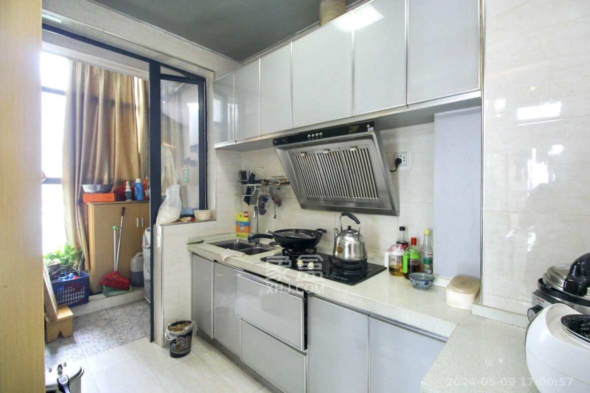 城南故事家园  3室2厅1卫    2000.0元/月 城南故事家园  3室2厅1卫    2000.0元/月室内图