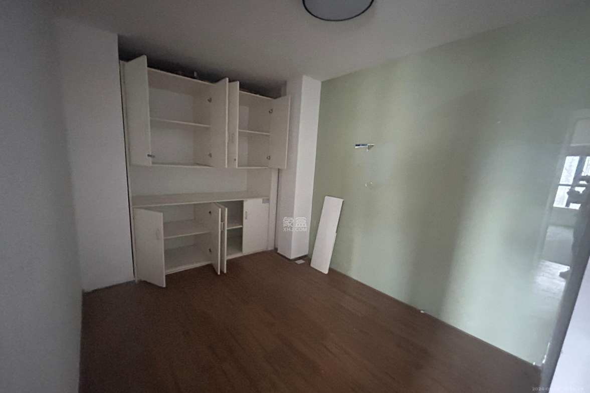 摩天一号  1室1厅1卫    18000.0元/月室内图