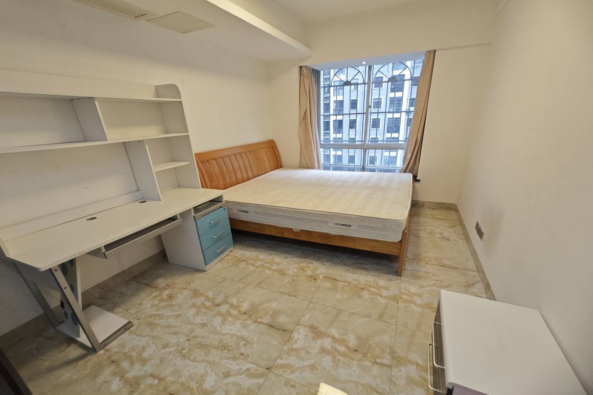 学苑公寓  3室2厅2卫   3000.00元/月室内图