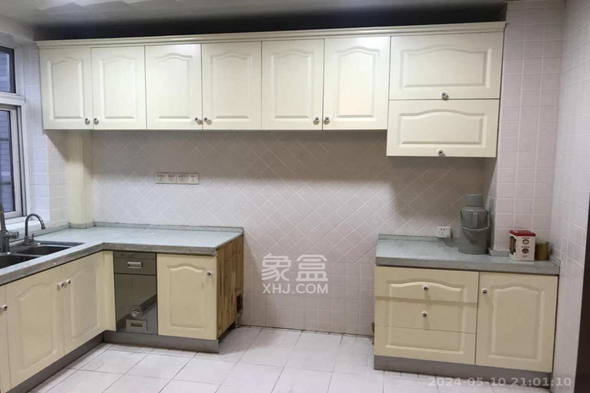 嘉盛华庭（一期、二期、三期）  3室2厅1卫    3000.0元/月室内图