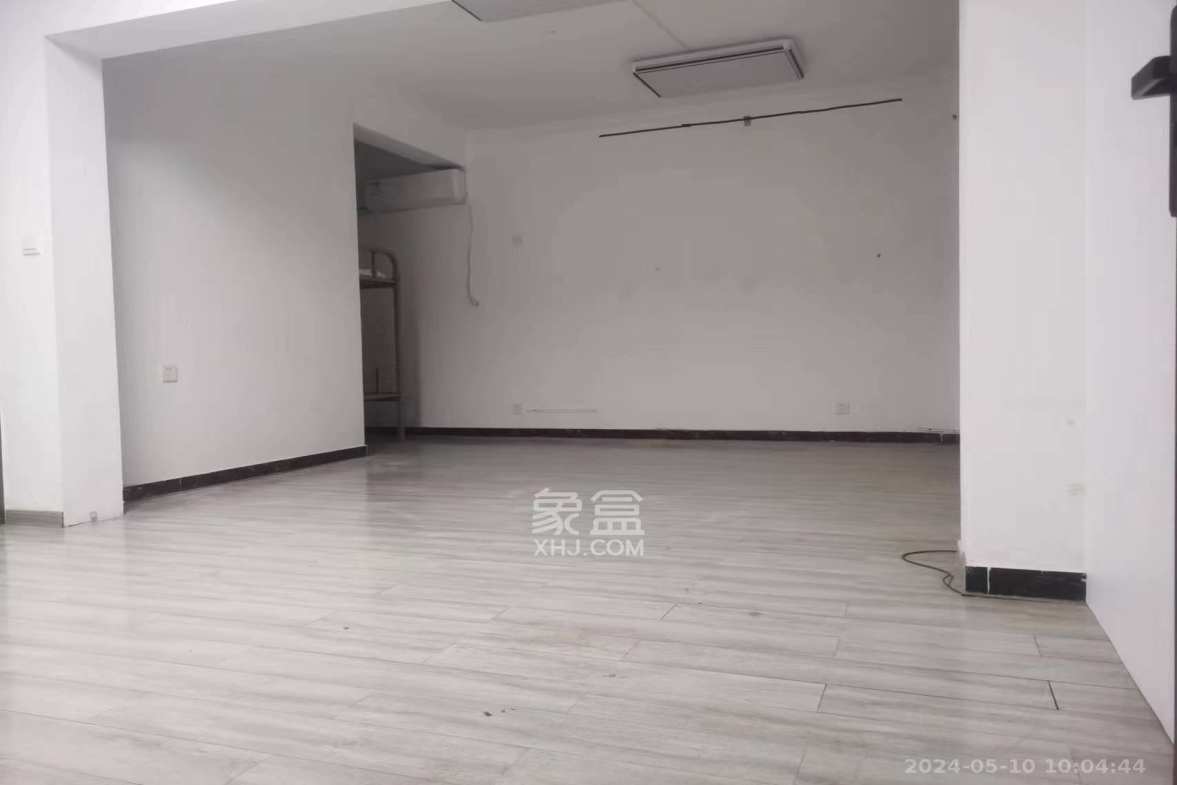 高桥家电百货城  4室2厅2卫    2700.0元/月室内图