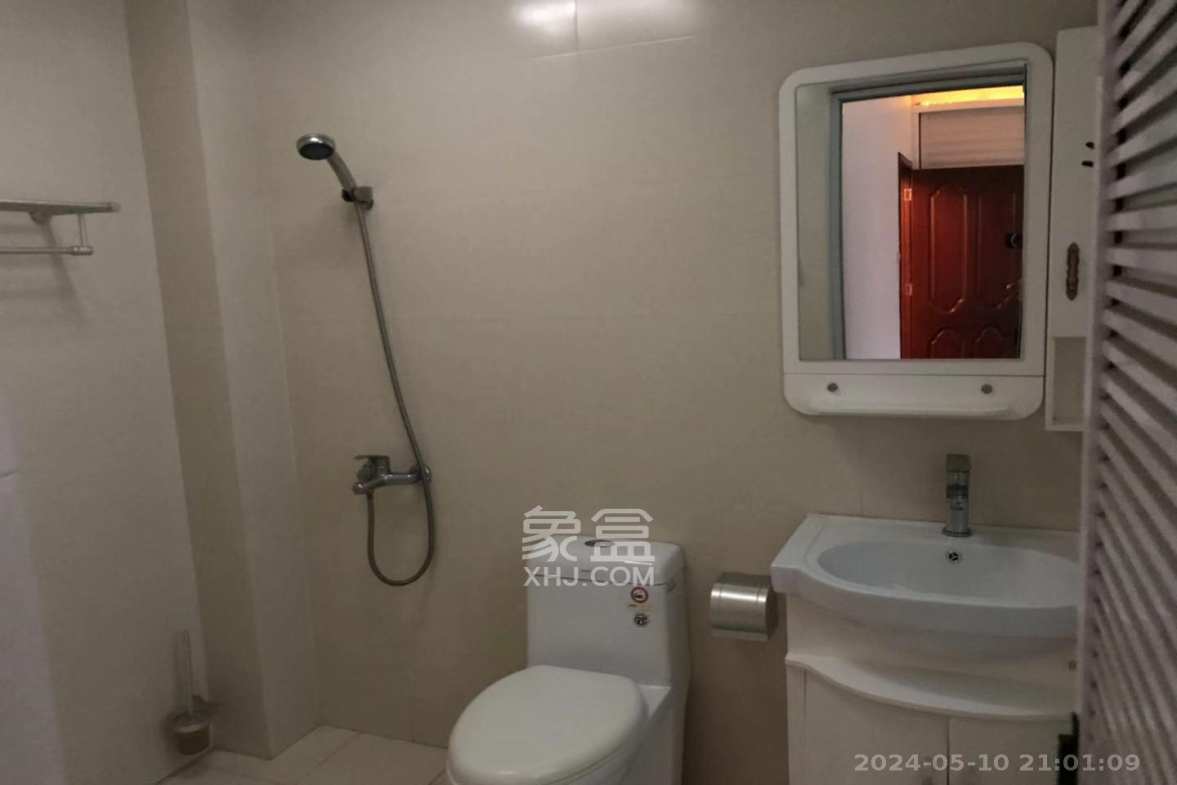 嘉盛华庭（一期、二期、三期）  3室2厅1卫    3000.0元/月室内图