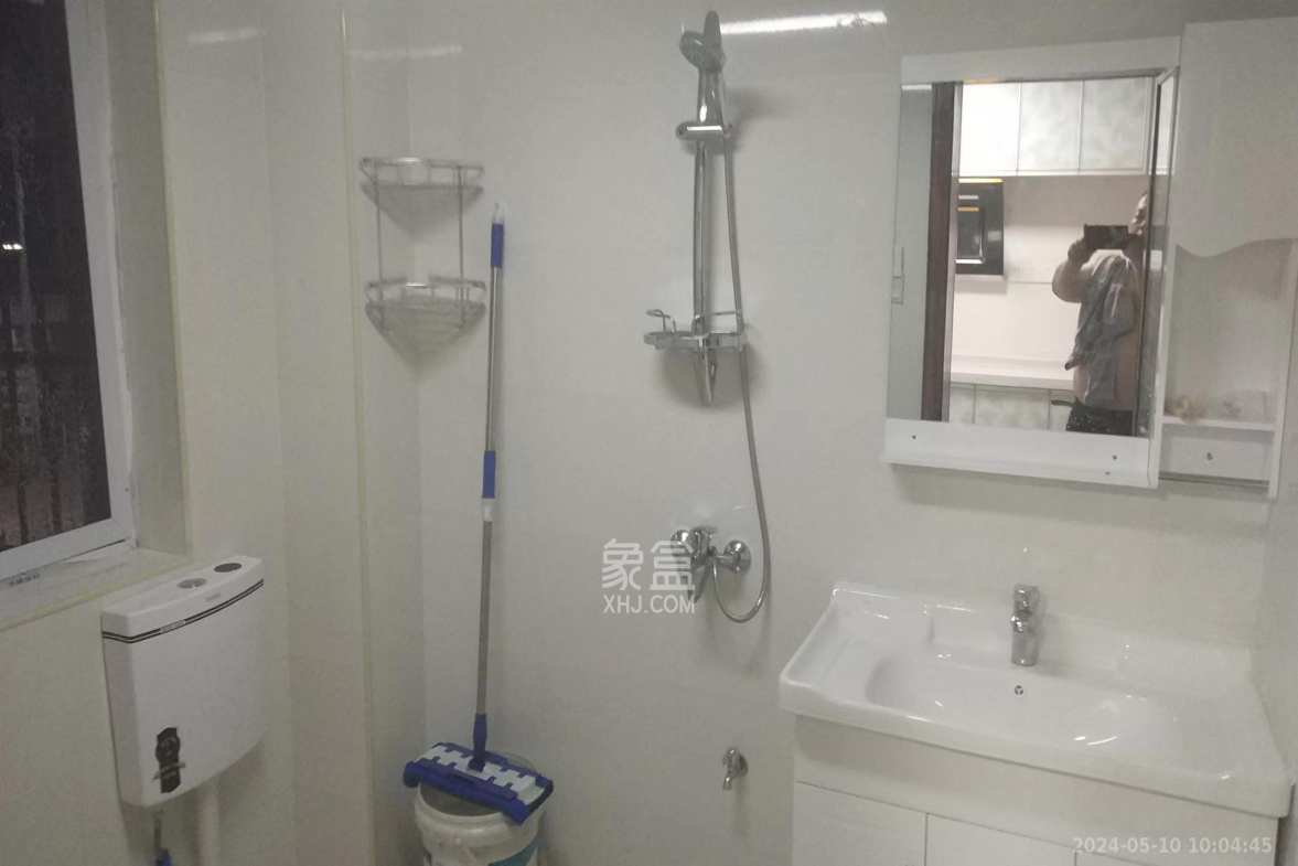 高桥家电百货城  4室2厅2卫    2700.0元/月室内图