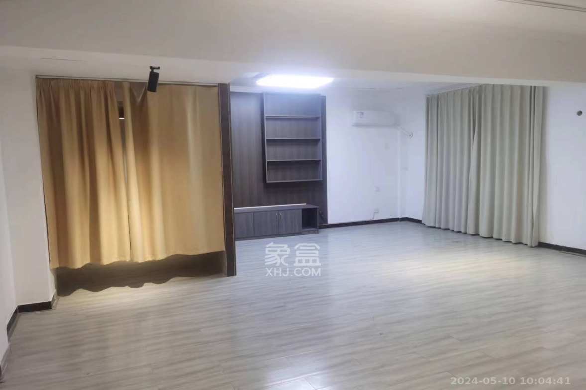 高桥家电百货城  4室2厅2卫    2700.0元/月室内图