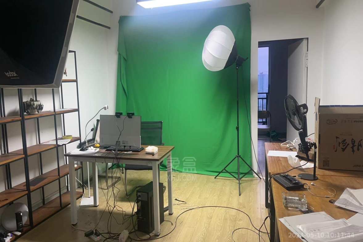 双银大厦 1室1厅1卫 1600.0元/月 双银大厦 1室1厅1卫 1600.0元/月室内图