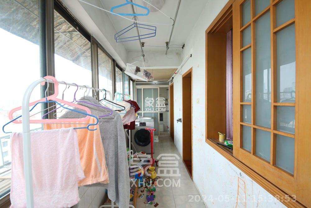 新闻出版局单位房 4室2厅2卫 5000.0元/月 新闻出版局单位房 4室2厅2卫 5000.0元/月室内图