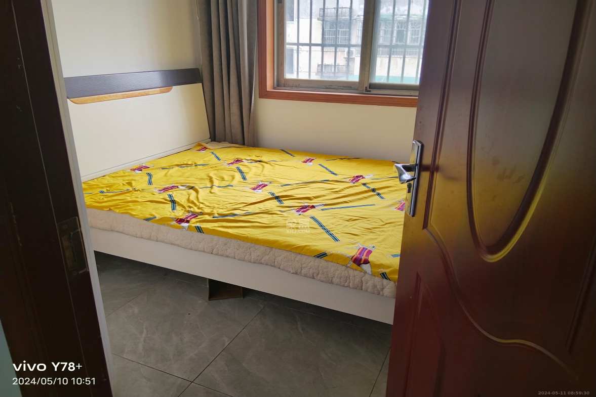 新世纪家园  4室2厅2卫    2500.0元/月 新世纪家园  4室2厅2卫    2500.0元/月室内图