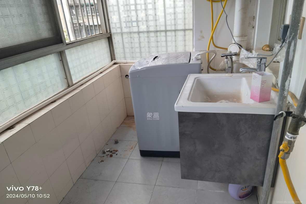 新世纪家园  4室2厅2卫    2500.0元/月 新世纪家园  4室2厅2卫    2500.0元/月室内图