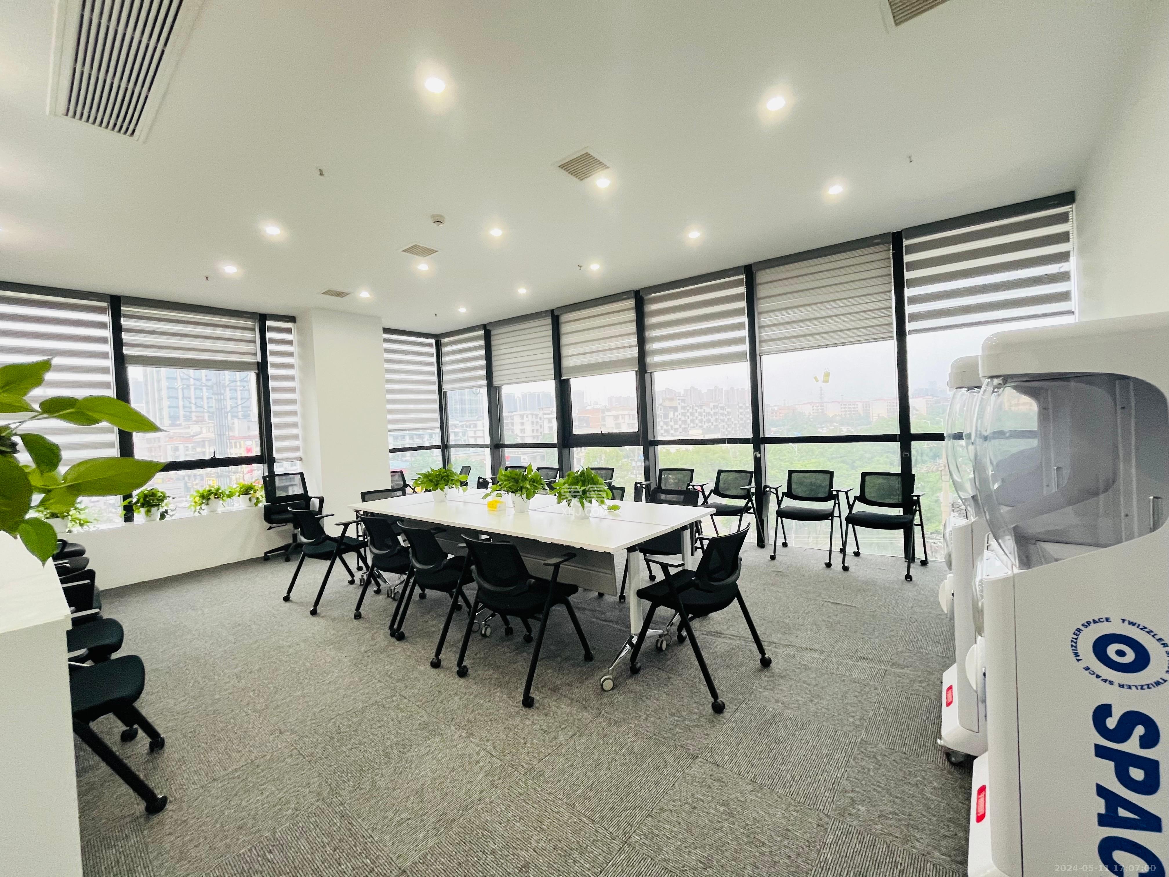 长房时代城   330.0㎡      52000.0元/月室内图