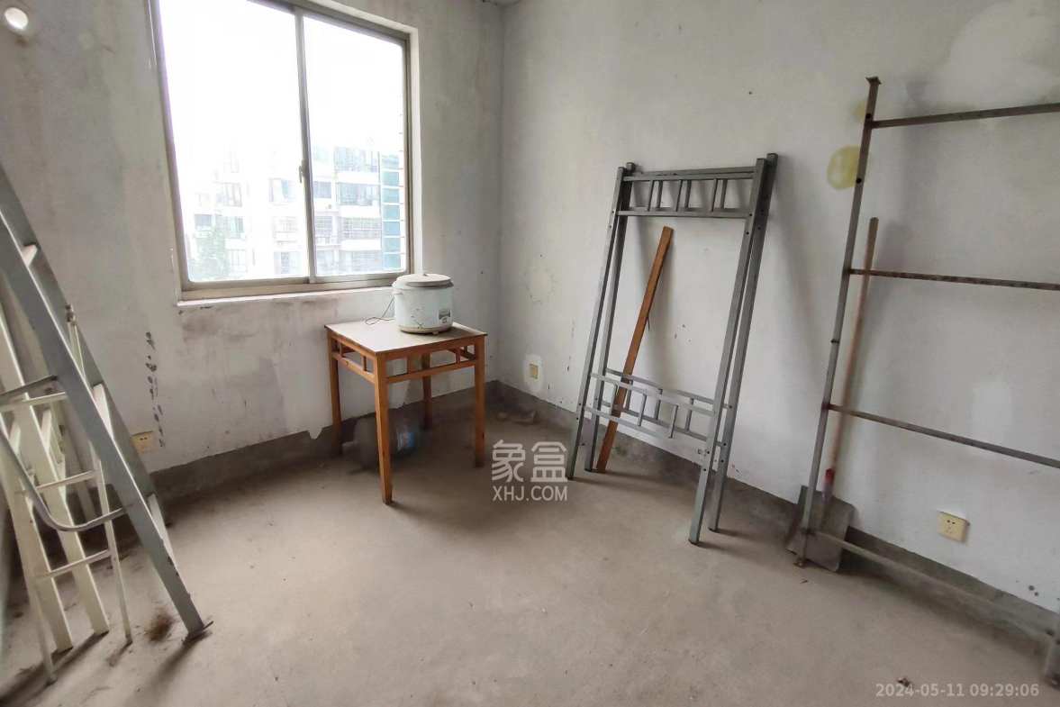 金峰小区南院  4室2厅2卫    1800.0元/月 金峰小区南院  4室2厅2卫    1800.0元/月室内图
