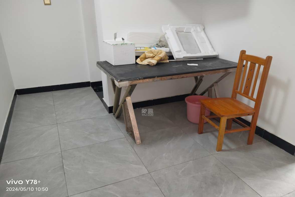 新世纪家园  4室2厅2卫    2500.0元/月 新世纪家园  4室2厅2卫    2500.0元/月室内图