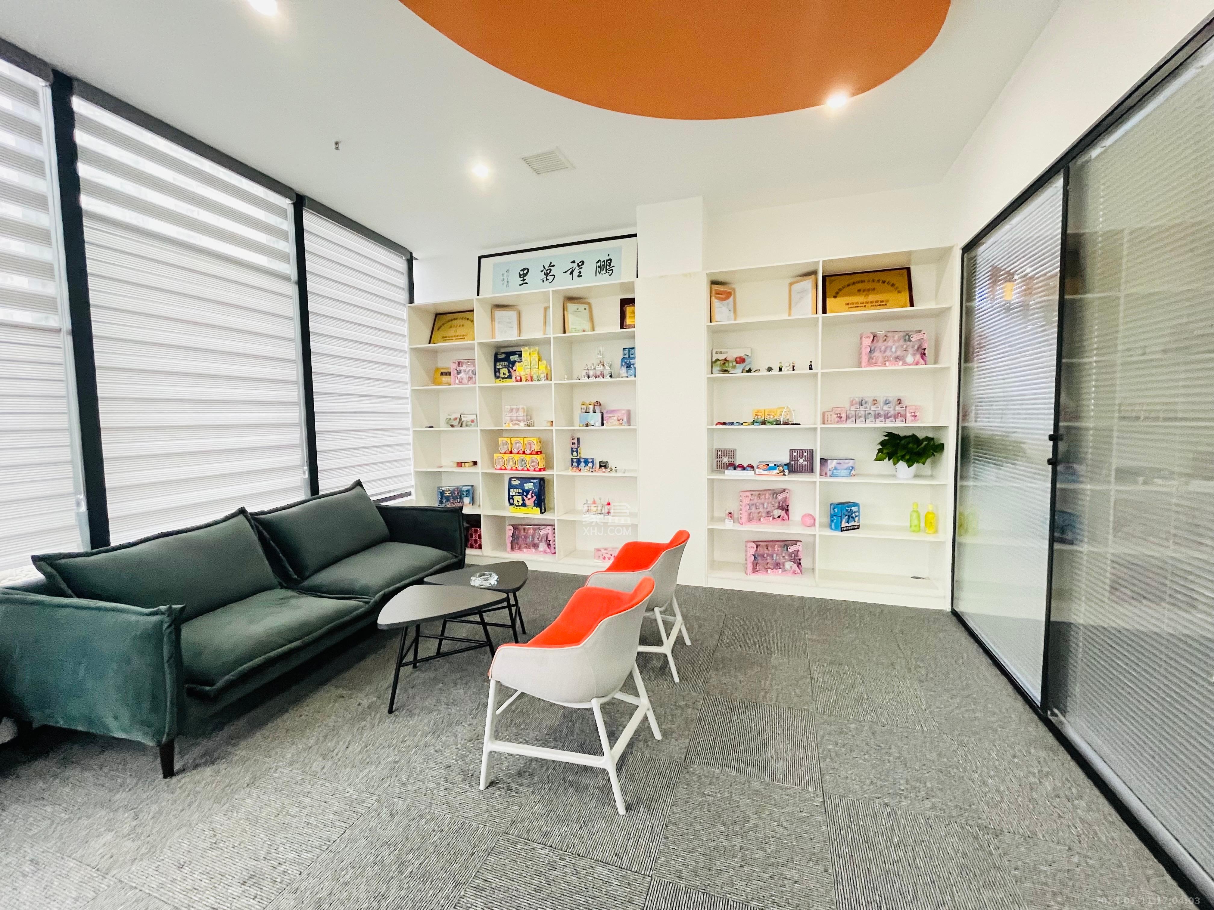 长房时代城   320.0㎡      52000.0元/月室内图