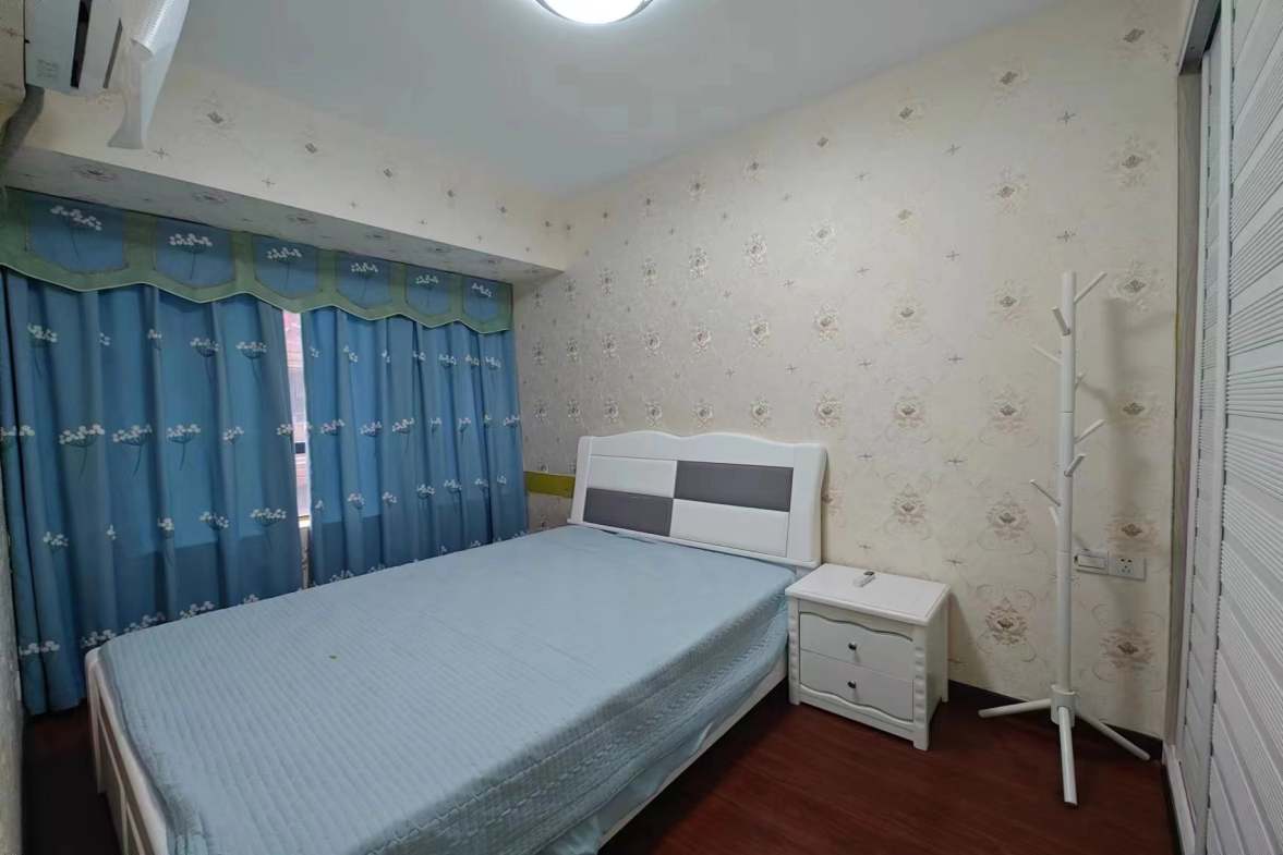 珠江愉景南苑（一、二、三、四期）  2室2厅1卫    2200.0元/月室内图