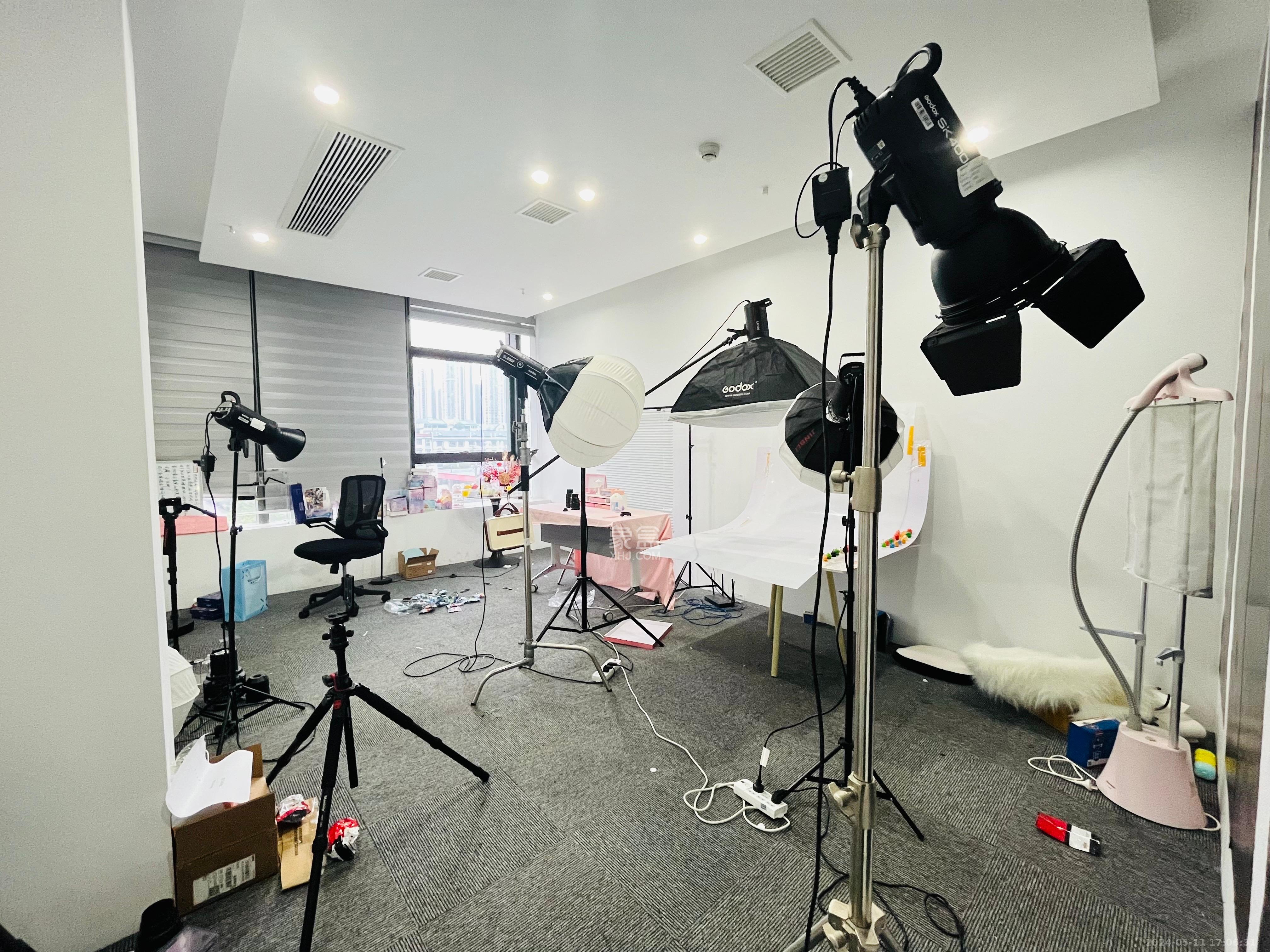 长房时代城   330.0㎡      52000.0元/月室内图