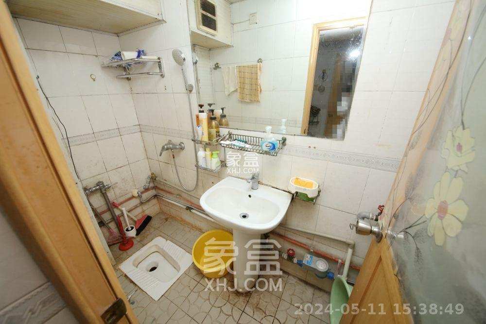 新闻出版局单位房 4室2厅2卫 5000.0元/月 新闻出版局单位房 4室2厅2卫 5000.0元/月室内图