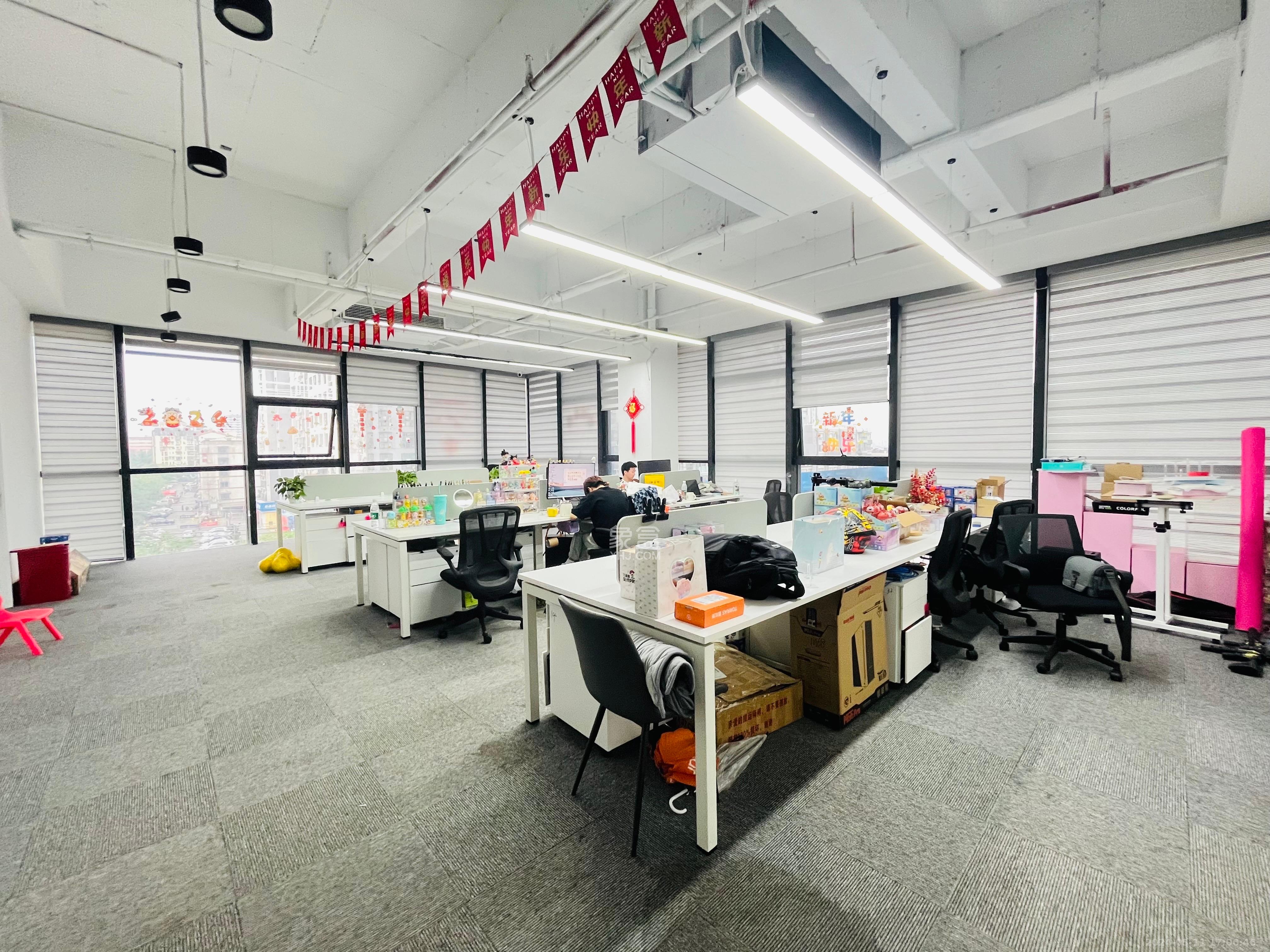 长房时代城   330.0㎡      52000.0元/月室内图