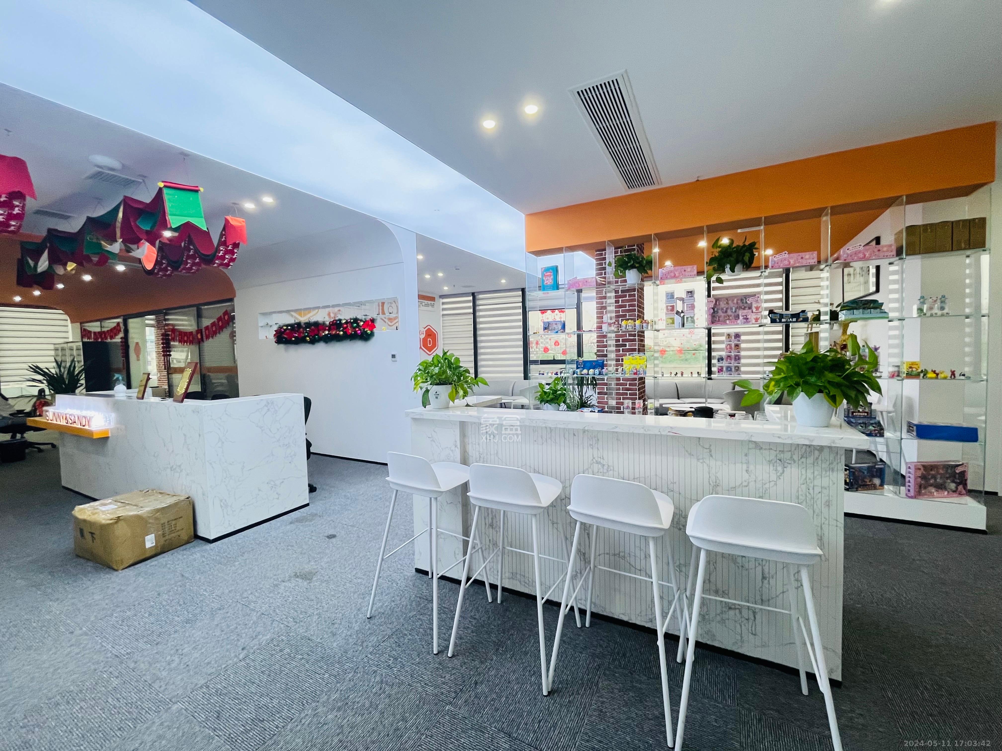 长房时代城   320.0㎡      52000.0元/月