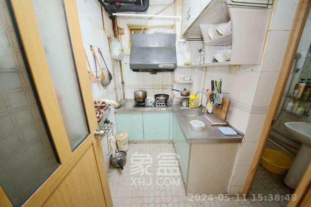 新闻出版局单位房 4室2厅2卫 5000.0元/月 新闻出版局单位房 4室2厅2卫 5000.0元/月室内图