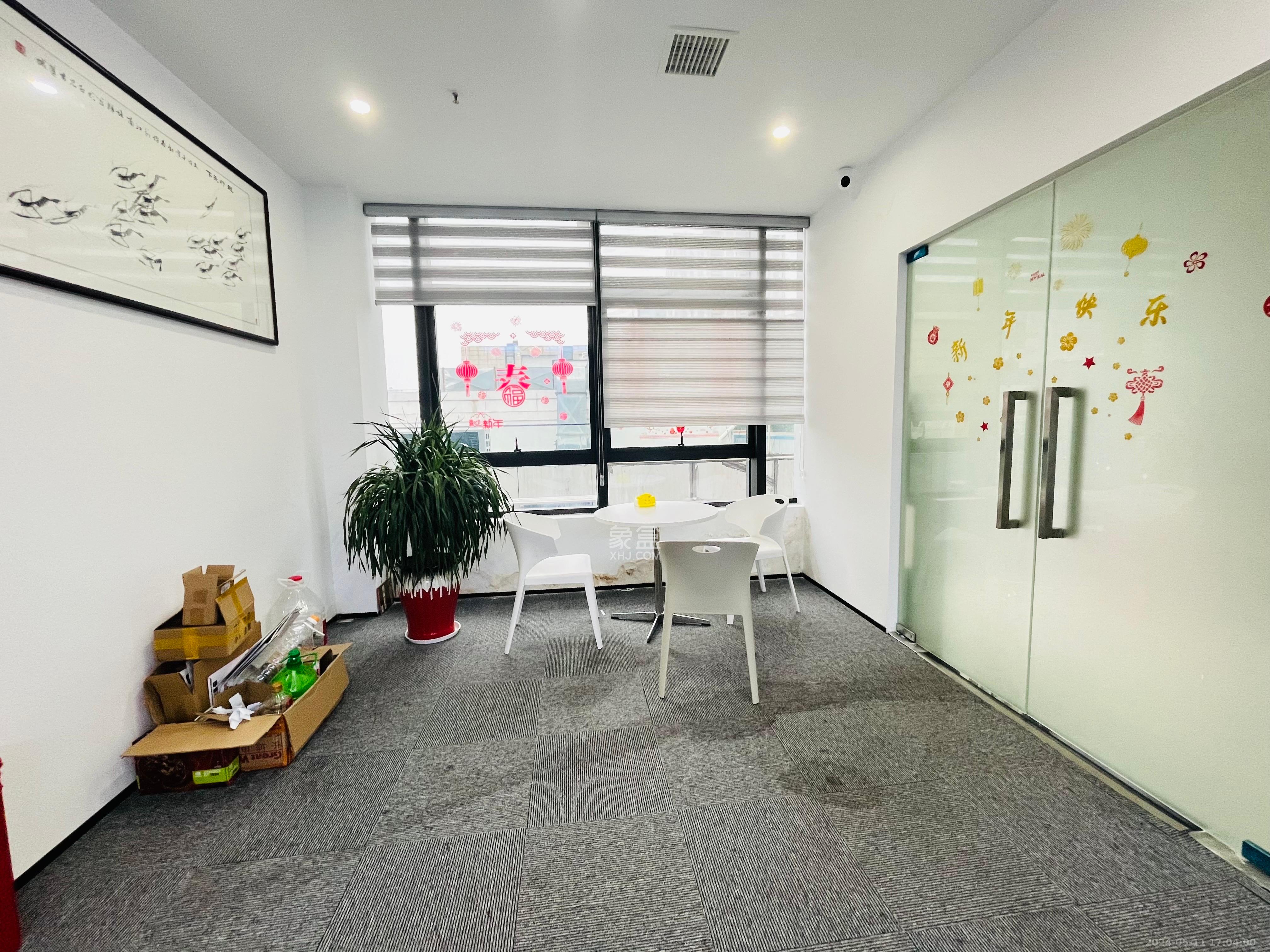 长房时代城   320.0㎡      52000.0元/月室内图