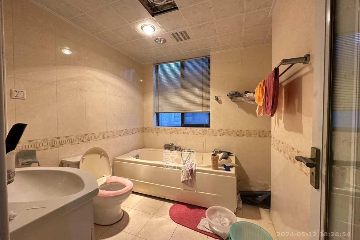 湘江世纪城揽江苑  3室2厅2卫    3200.0元/月室内图