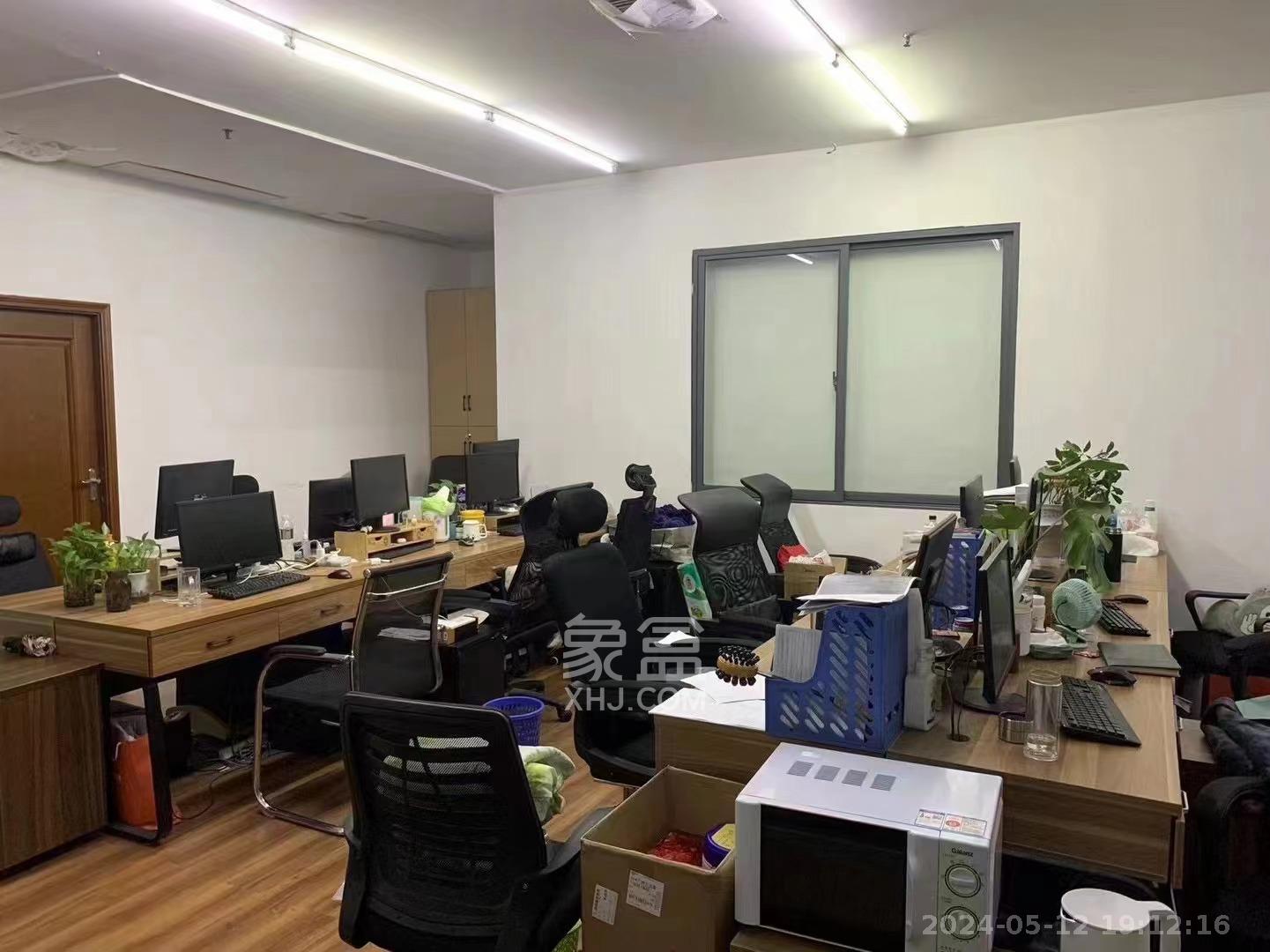 天下一家   104.0㎡      4500.0元/月室内图