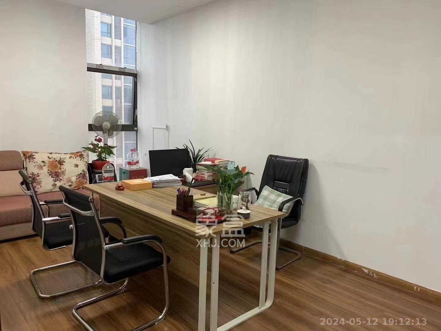 天下一家   104.0㎡      4500.0元/月室内图