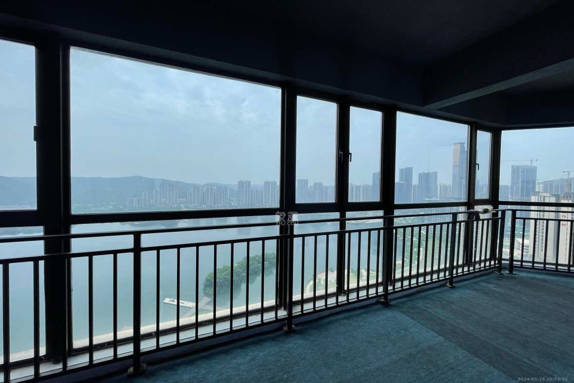 达美溪湖湾 4室2厅2卫 5000.0元/月 达美溪湖湾 4室2厅2卫 5000.0元/月室内图