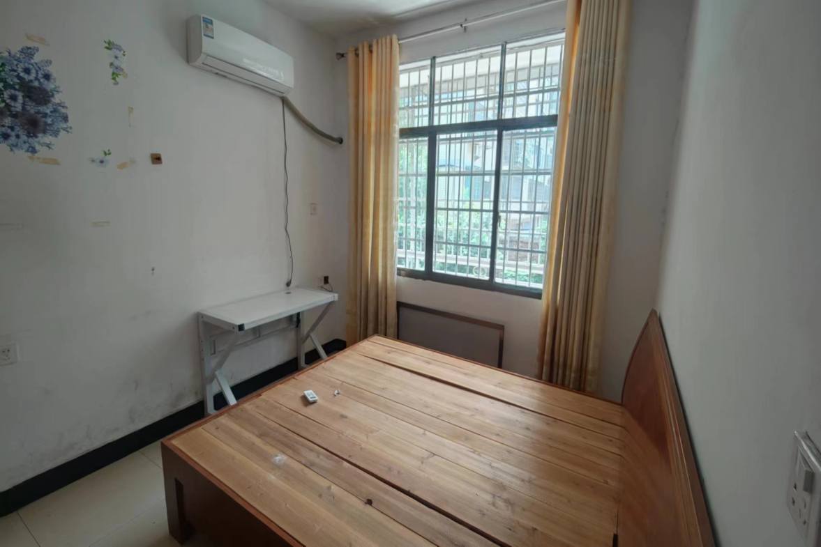 罗家小区西区 1室1厅1卫 600.0元/月 罗家小区西区 1室1厅1卫 600.0元/月室内图