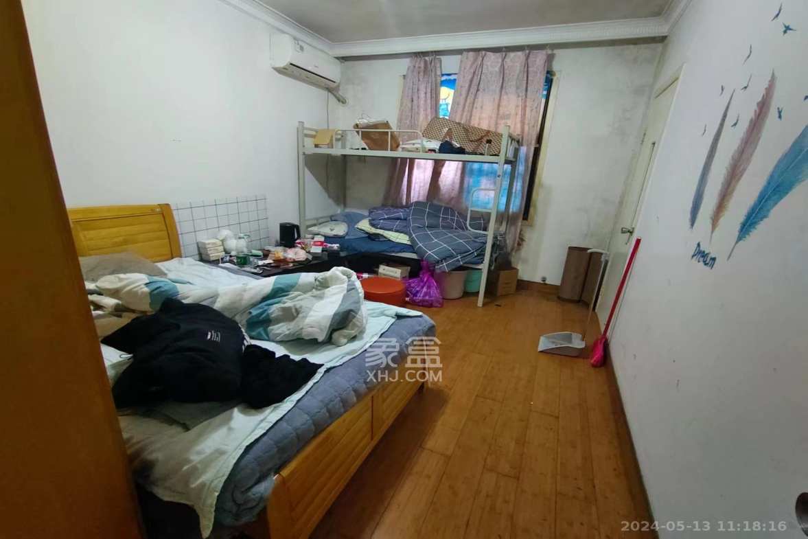 华宝公寓  3室2厅2卫    2000.0元/月室内图