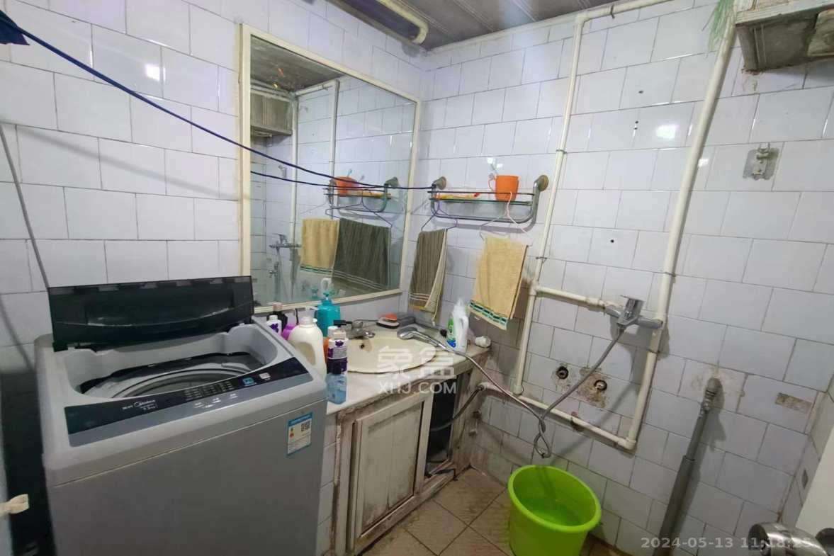 华宝公寓  3室2厅2卫    2000.0元/月室内图