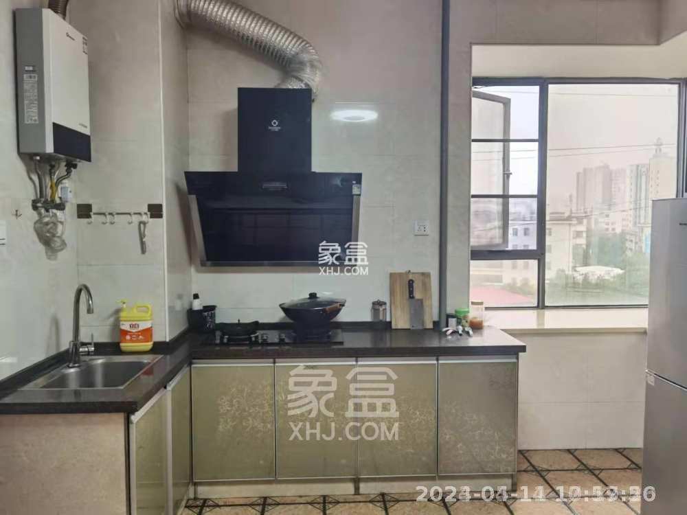 九九华帝  1室1厅1卫    1300.0元/月室内图