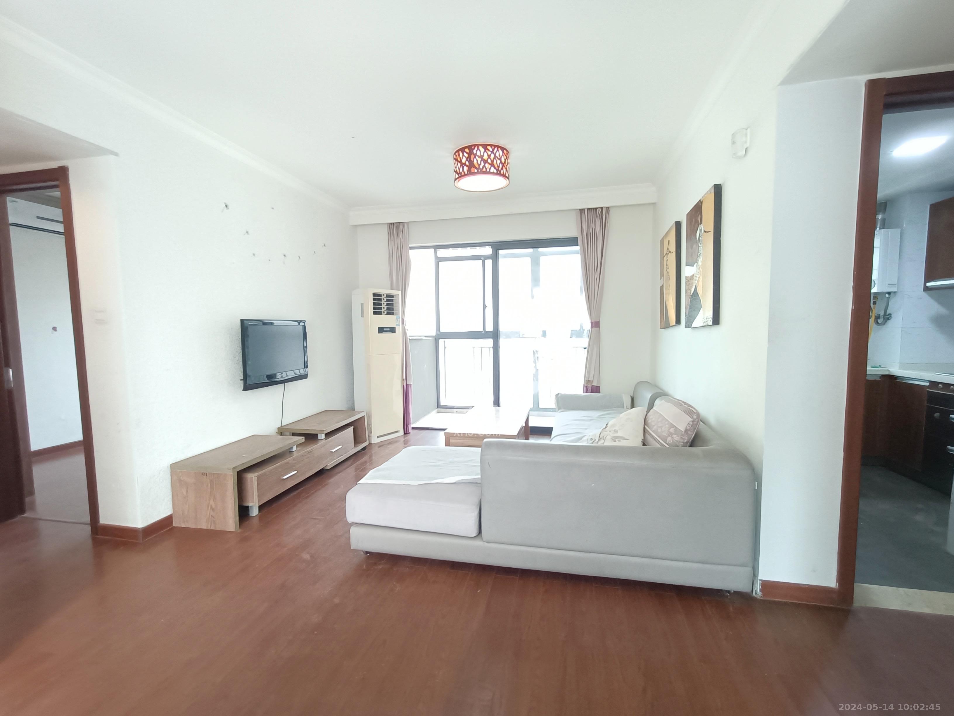 万科城市花园  3室2厅2卫    2300.0元/月