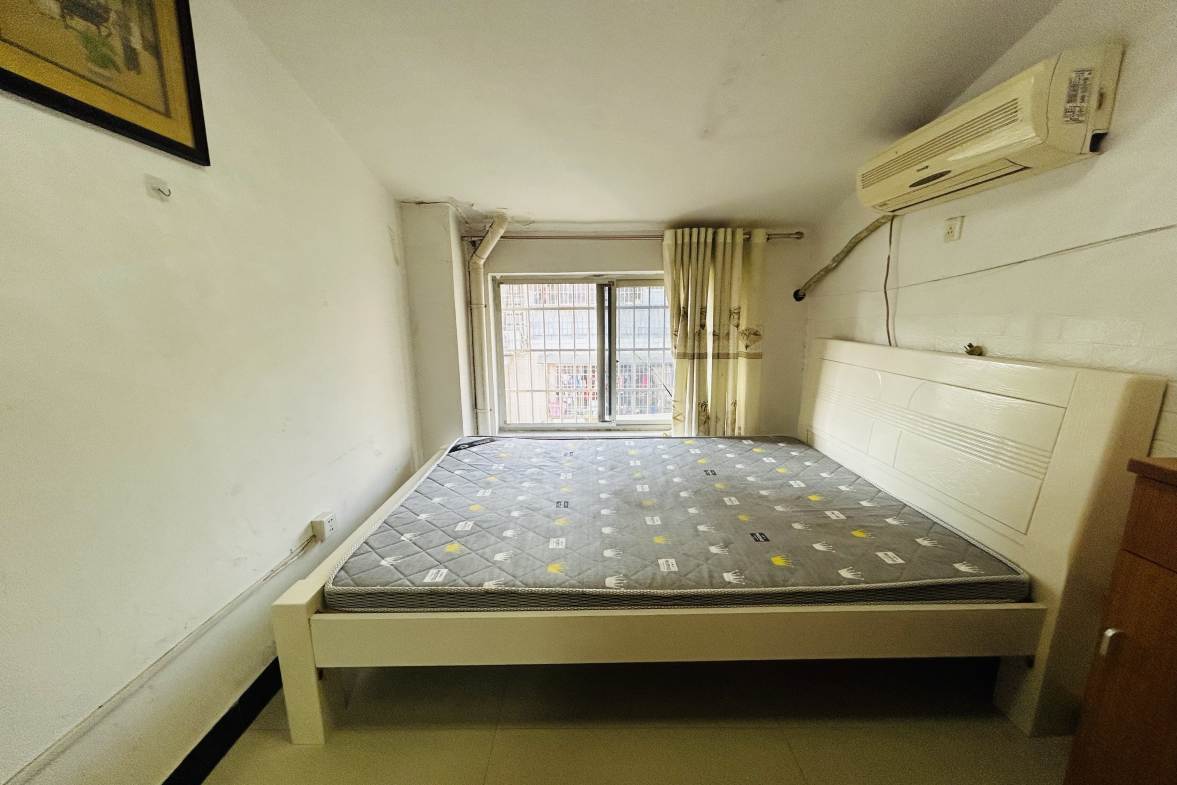 黄泥塘小区  1室1厅1卫    1100.0元/月 黄泥塘小区  1室1厅1卫    1100.0元/月户型图