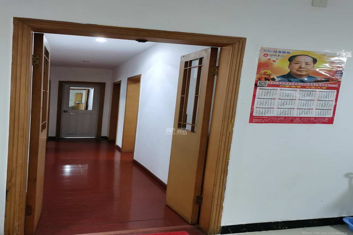 军安苑小区  4室2厅1卫   2300.00元/月室内图