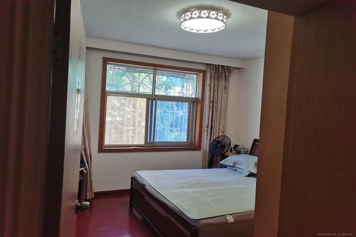 军安苑小区  4室2厅1卫   2300.00元/月室内图