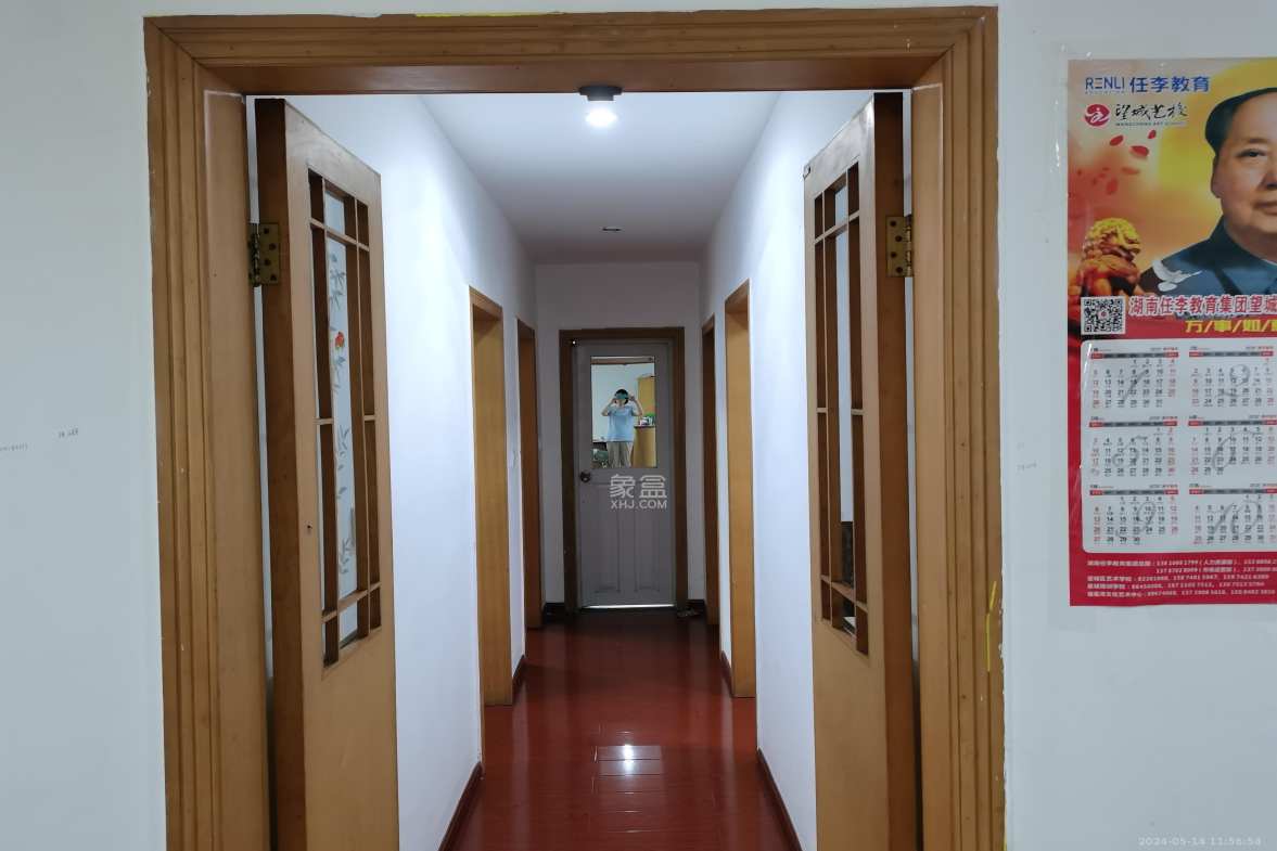 军安苑小区  4室2厅1卫   2300.00元/月室内图